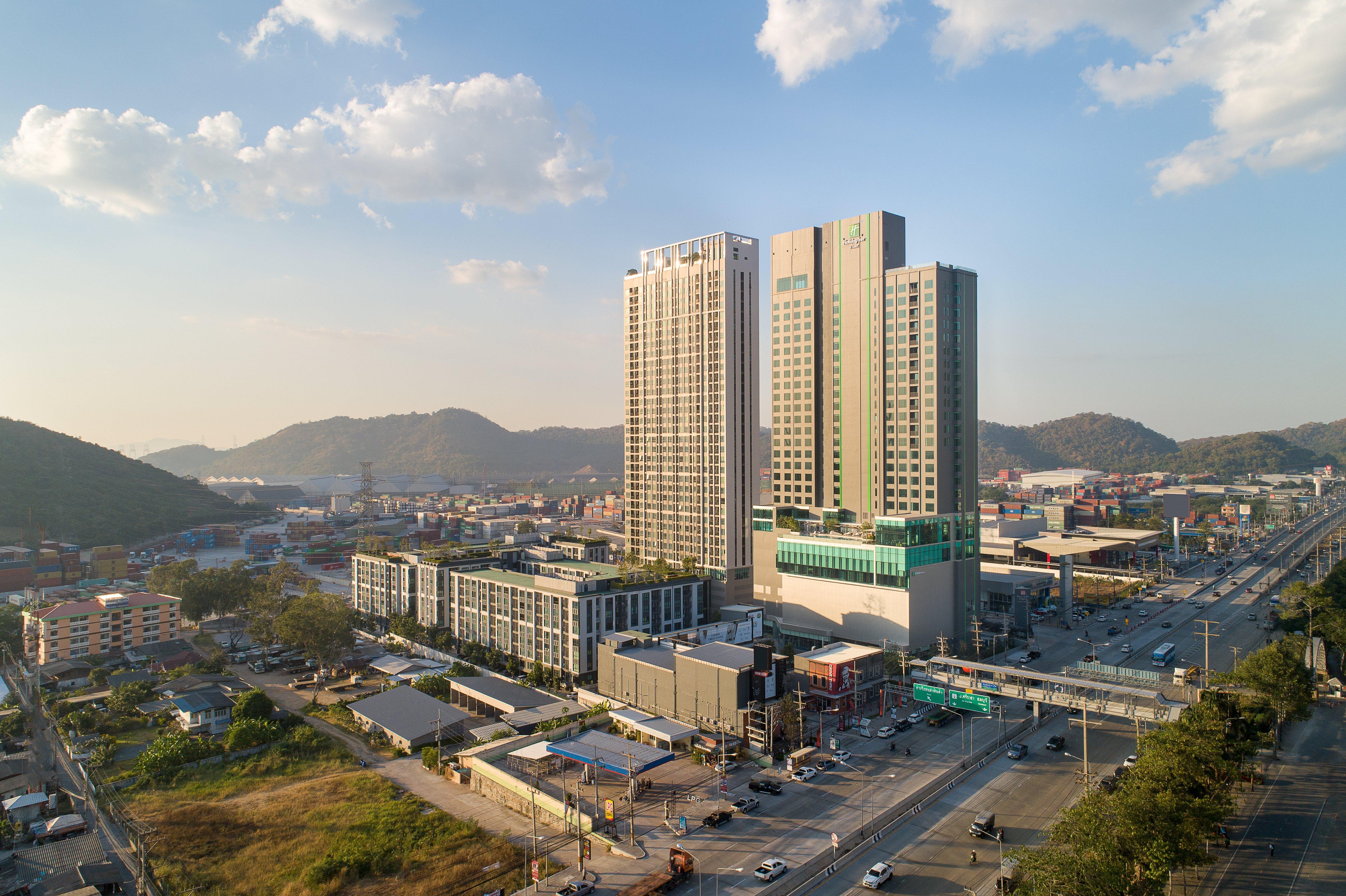 Holiday Inn & Suites Siracha Laemchabang By Ihg Сирача Экстерьер фото